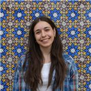 Laureta in Lingue impartisce lezioni private di inglese, francese e italiano a ragazzi/e dalla scuola primaria alle superiori